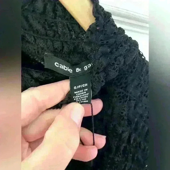 Cable & Gauge NWT Black Lace High Neck Long Sleeve Top Small - Picture 7 of 9